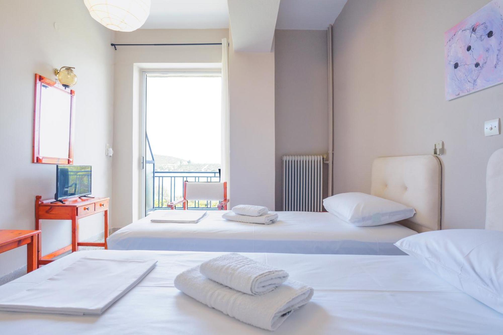 Hotel Korfos - Ξενοδοχείο Κόρφος Renovated المظهر الخارجي الصورة